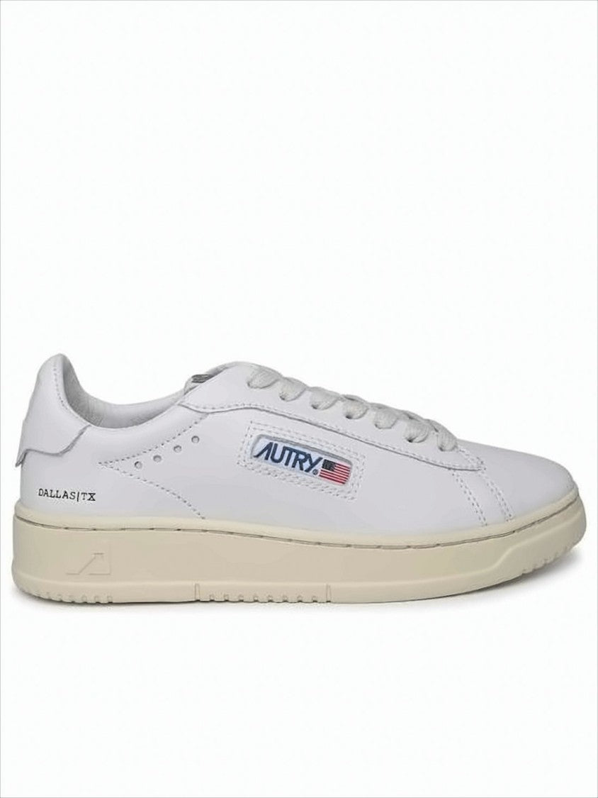 Autry Minimalist Low-Top Sneakers With Smooth Leather Uppers