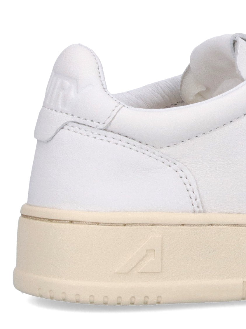 Autry "Medalist" Low-Top Sneakers White