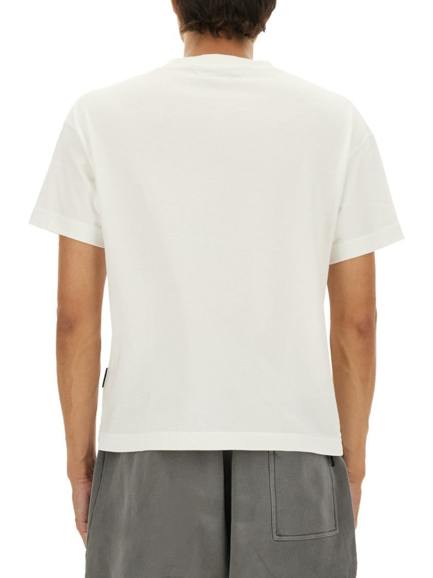 Palm Angels Boxy-Fit White T-Shirt With Gothic Logo Design