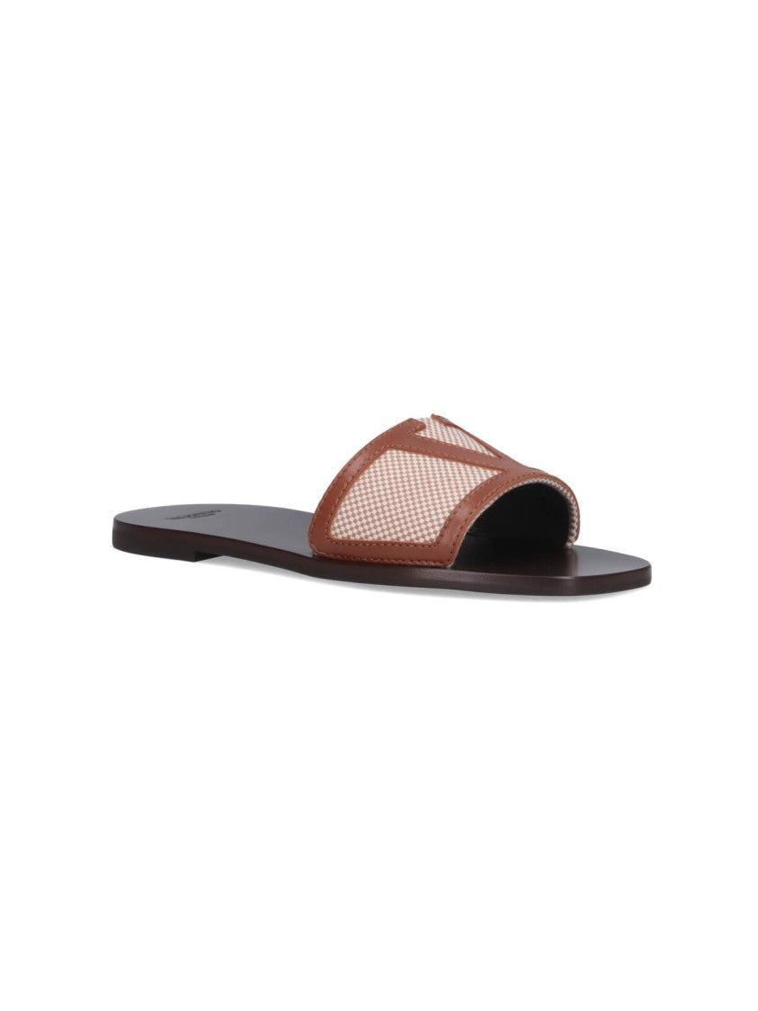 Valentino Garavani Superstar' Slide Sandals – Black/Beige