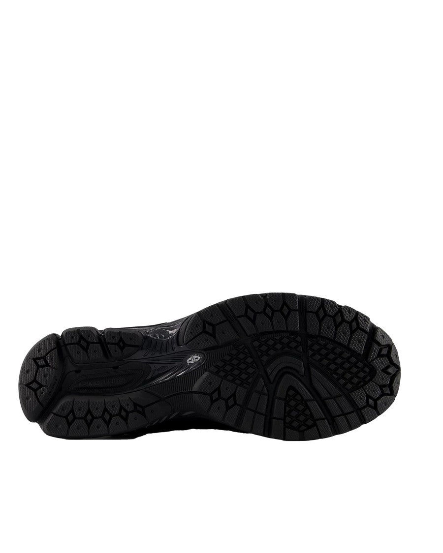 New Balance Black 2002Dx Sneakers