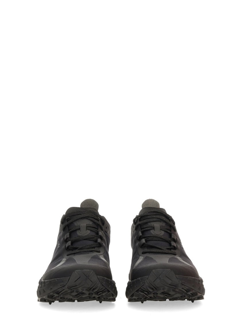 Norda Streamlined Black Sneakers With Rugged Sole