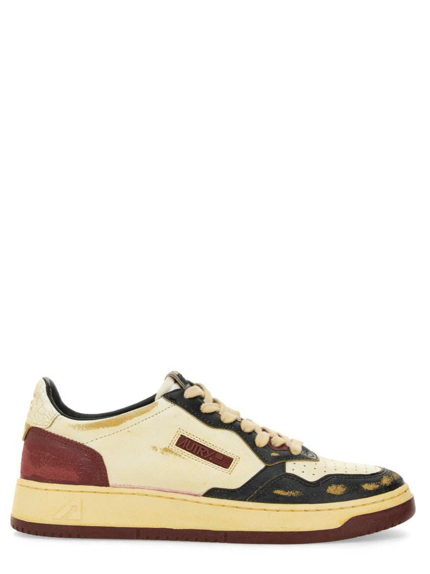 Autry Medalist Low Super Vintage Sneakers