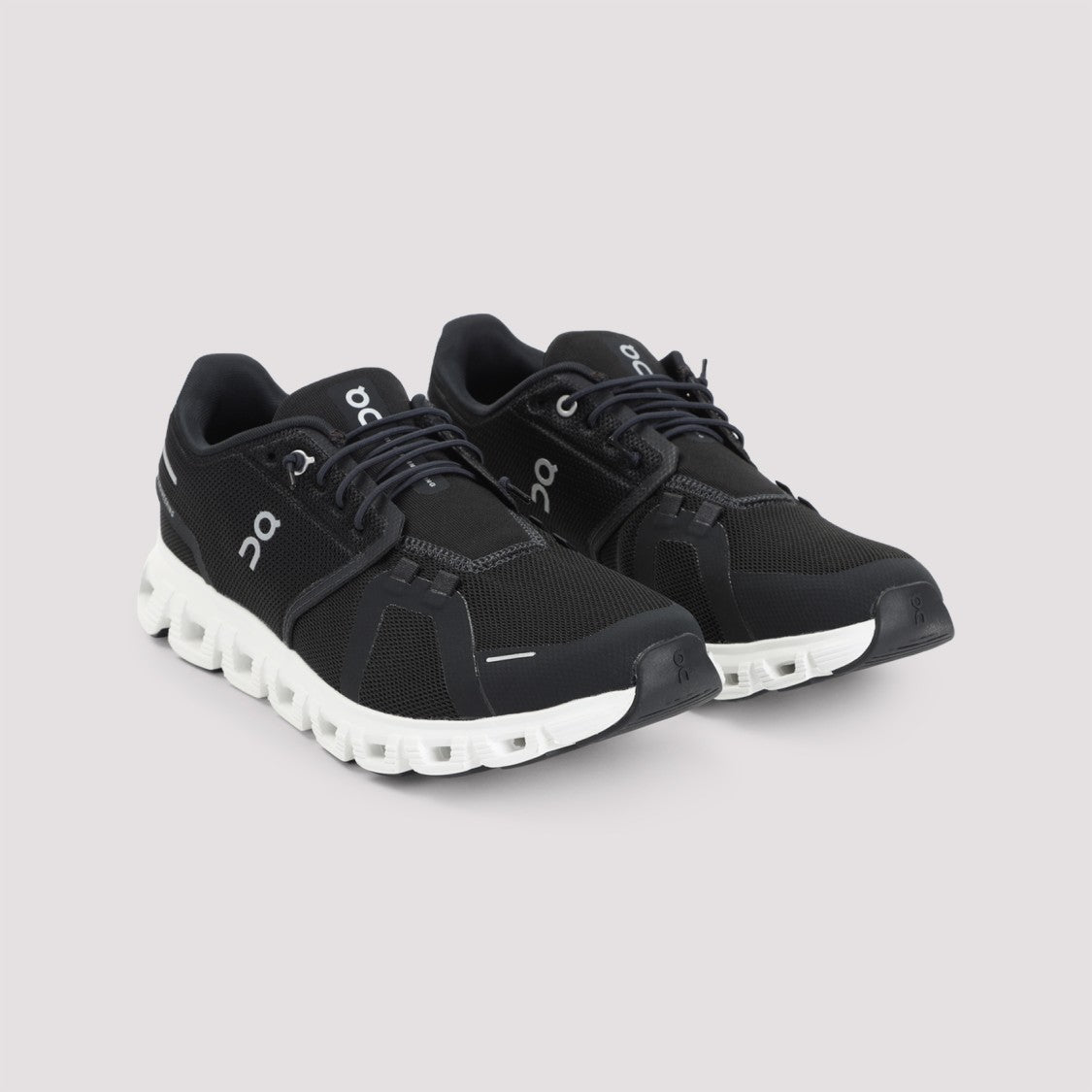 On Breathable Textile Sneakers With Distinctive Cushioning