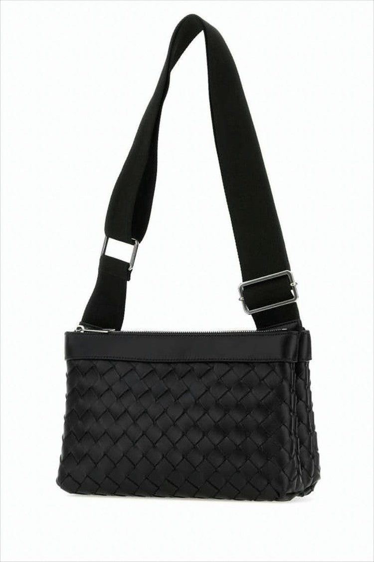 Bottega Veneta Woven Design Shoulder Bag With Adjustable Strap And Structured Silhouette